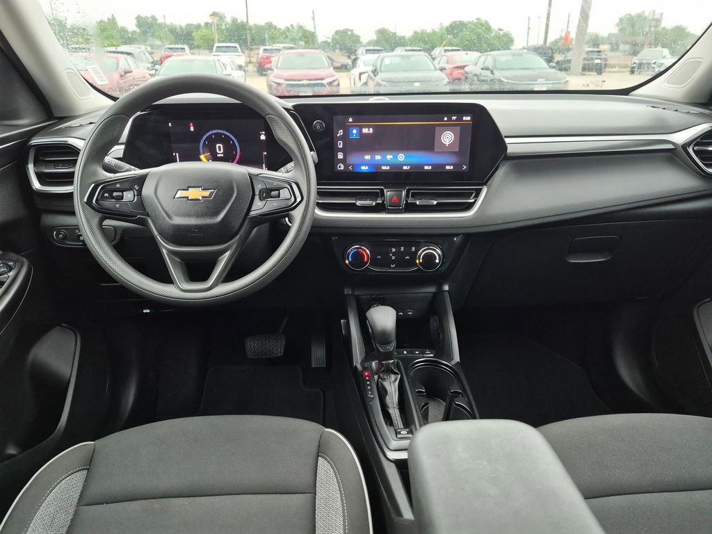 Thumbnail: 2025 Chevrolet TrailBlazer - 22