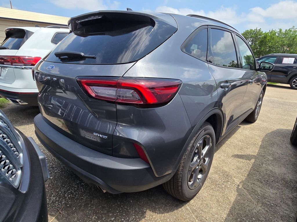 Thumbnail: 2025 Ford Escape - 4