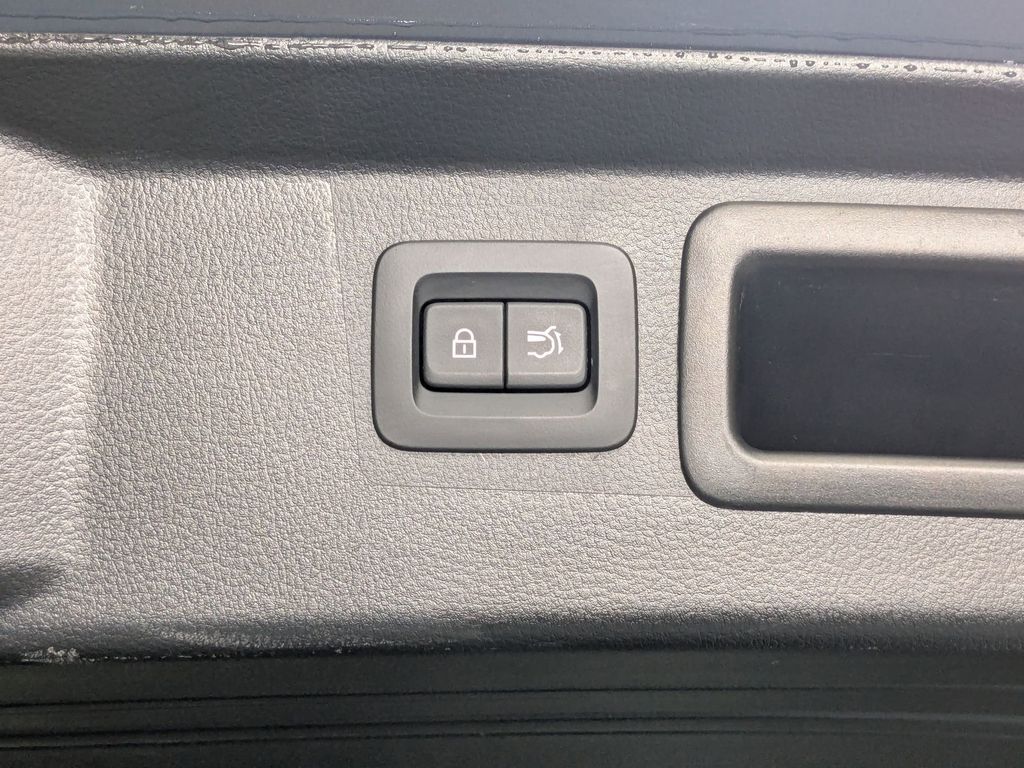 Thumbnail: 2025 Mazda CX-50 - 30