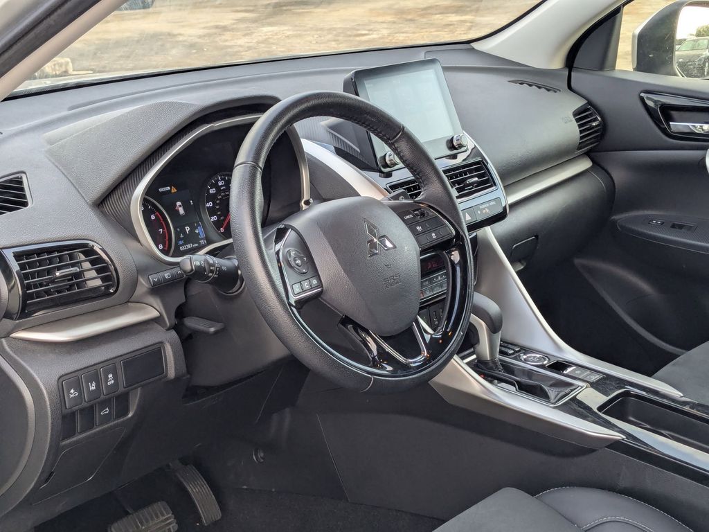 Thumbnail: 2025 Mitsubishi Eclipse Cross - 14
