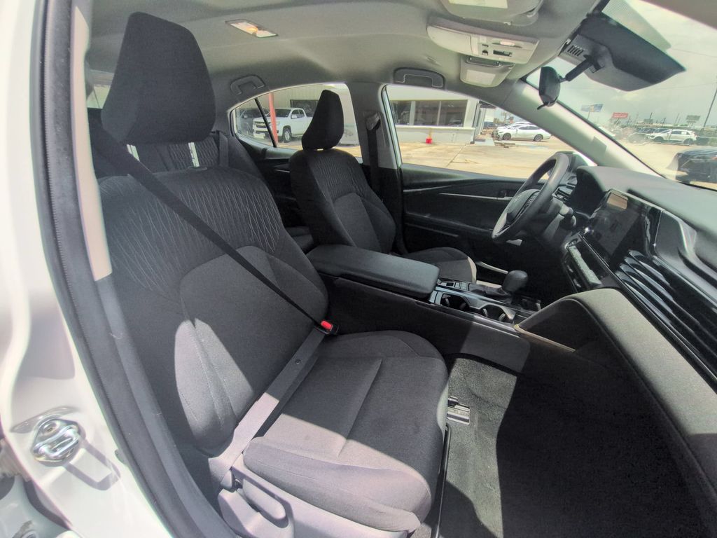Thumbnail: 2025 Toyota Camry - 30