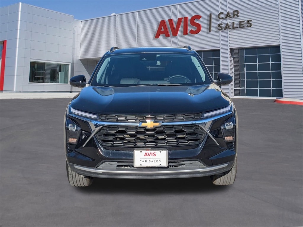 Thumbnail: 2025 Chevrolet Trax - 2