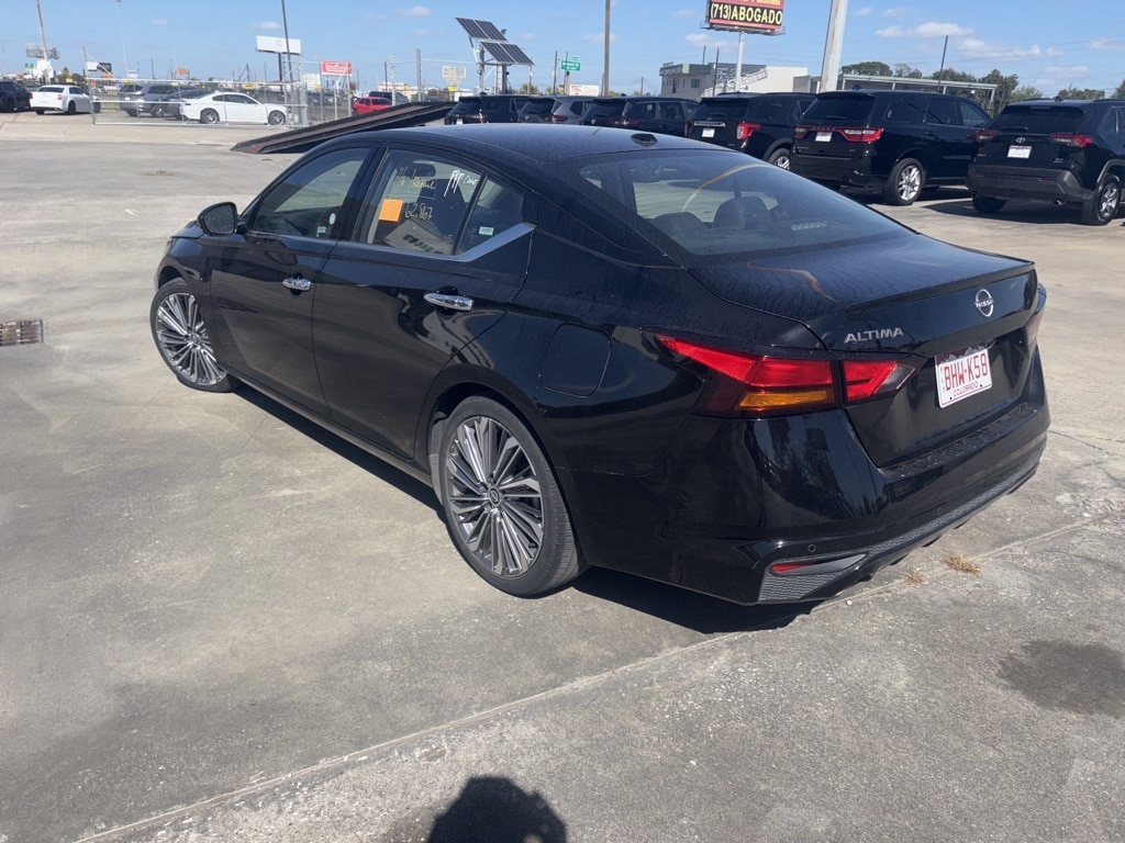 Thumbnail: 2023 Nissan Altima - 6