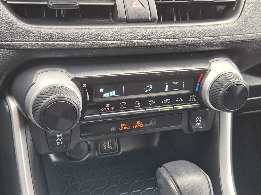 Thumbnail: 2025 Toyota RAV4 - 22