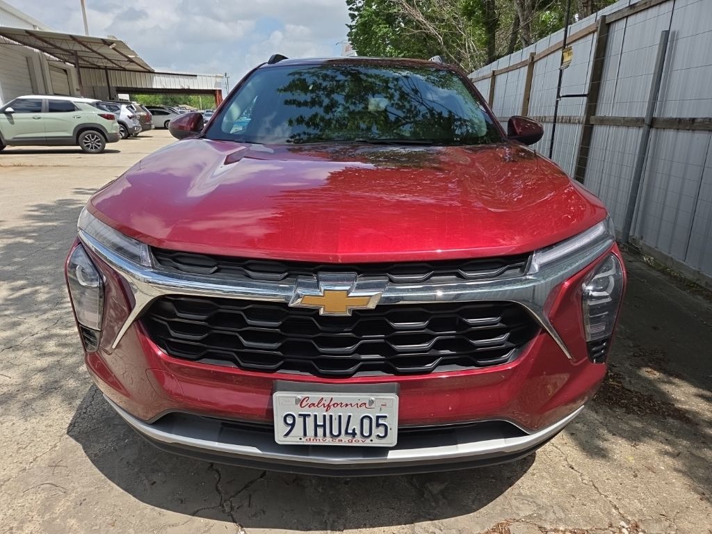 Thumbnail: 2025 Chevrolet Trax - 6