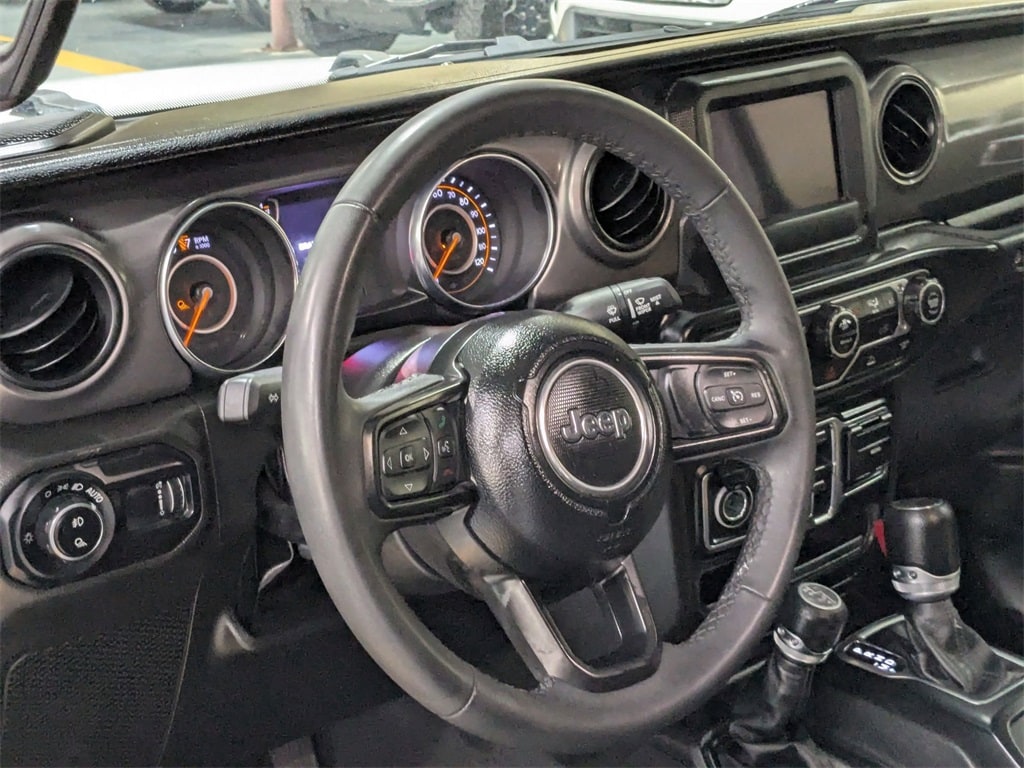 Thumbnail: 2023 Jeep Gladiator - 15