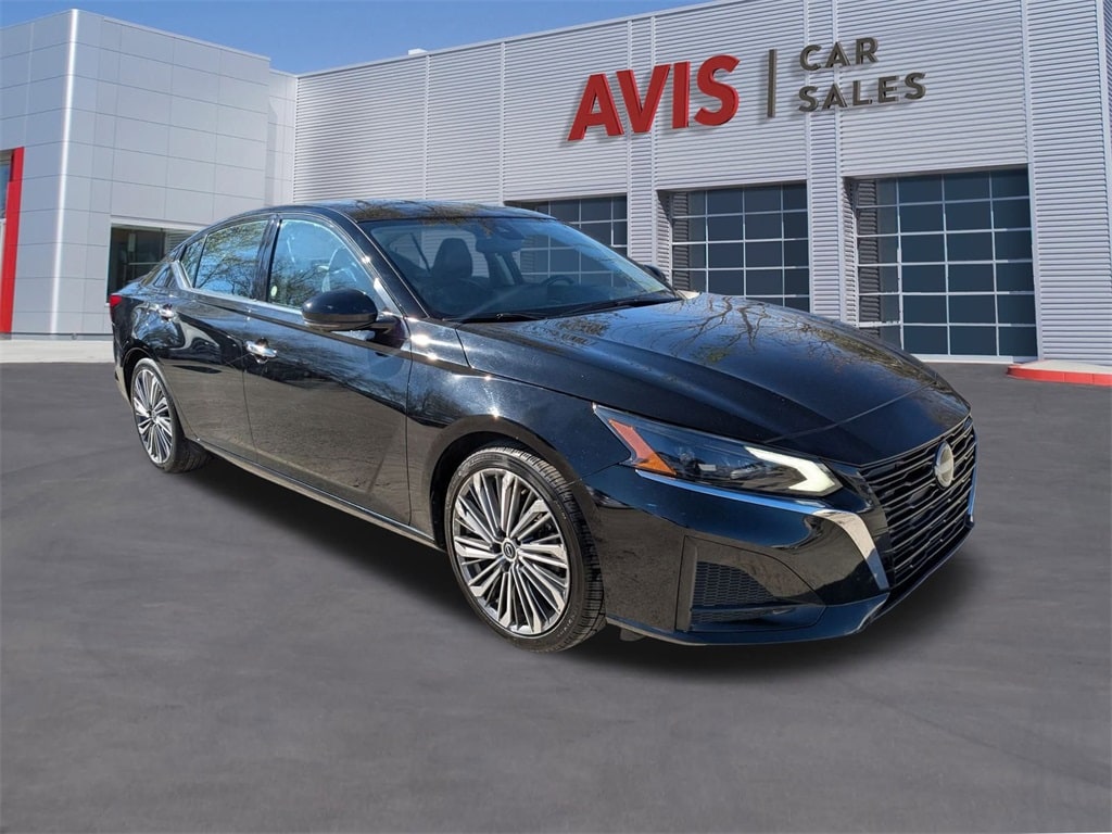 Thumbnail: 2023 Nissan Altima - 3