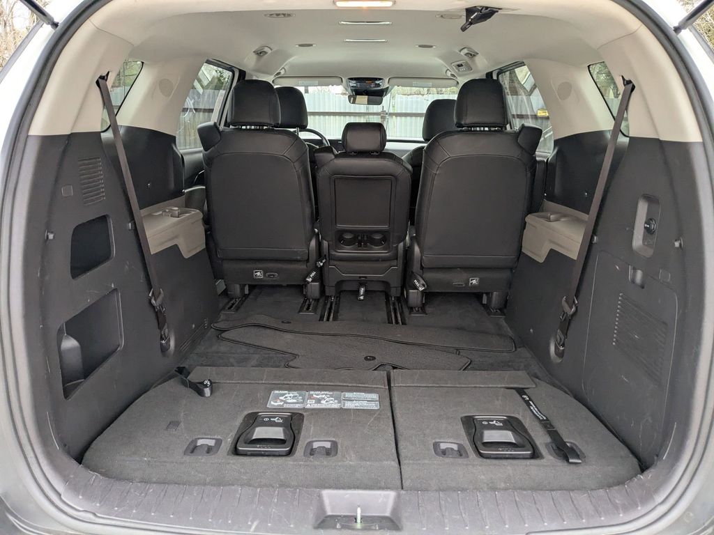Thumbnail: 2025 Kia Carnival - 27