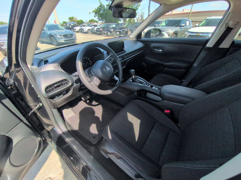Thumbnail: 2025 Honda HR-V - 15