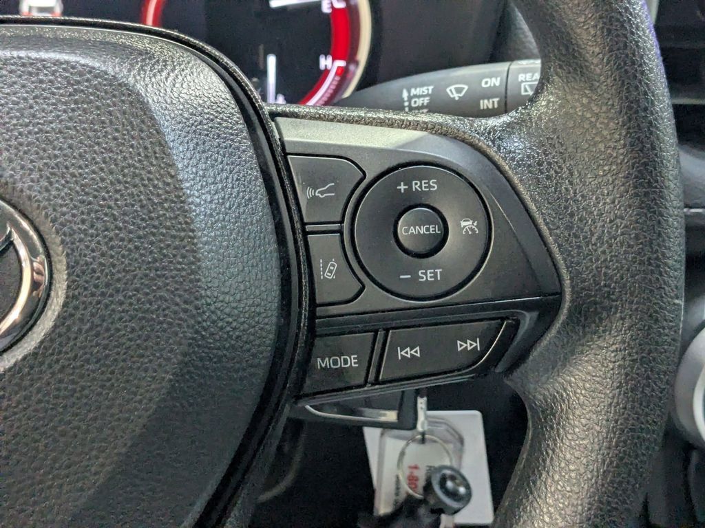 Thumbnail: 2025 Toyota RAV4 - 17