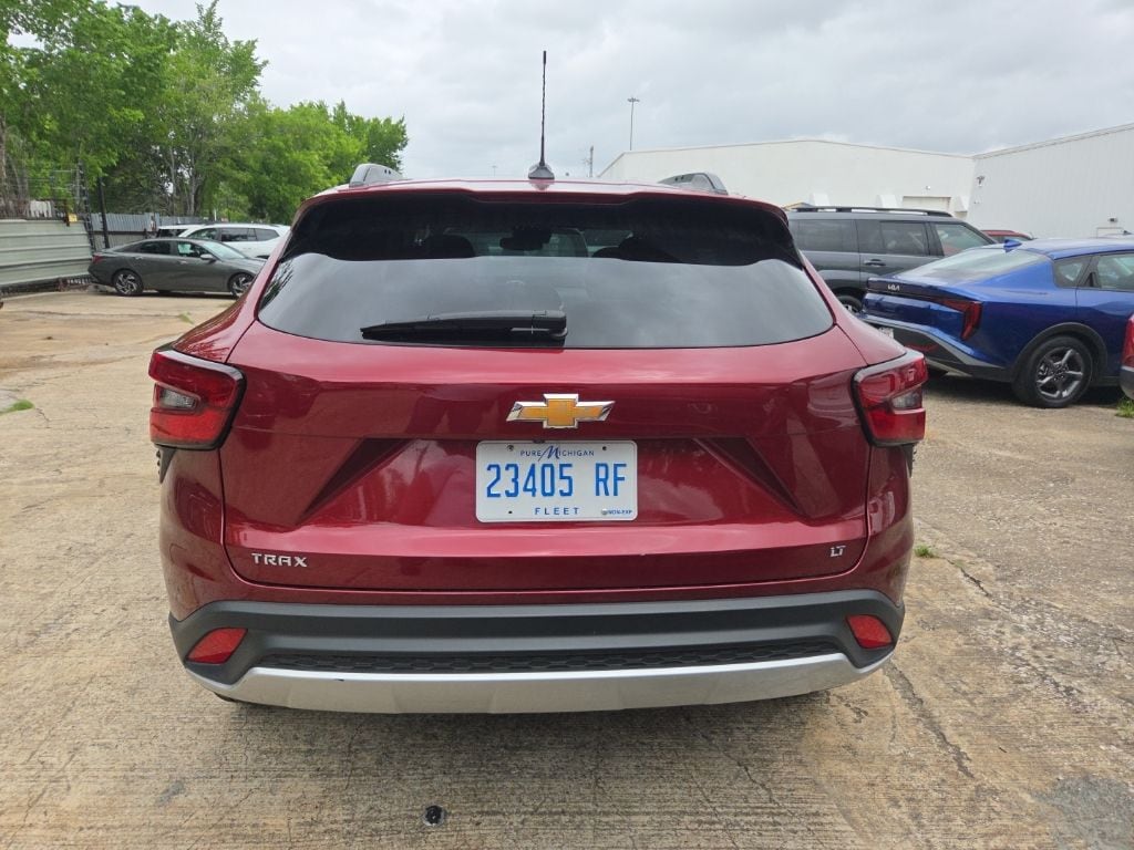 Thumbnail: 2025 Chevrolet Trax - 8