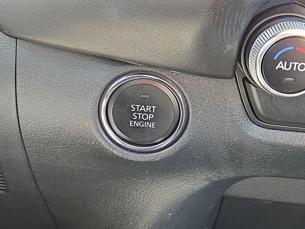 Thumbnail: 2025 Mazda CX-50 - 20