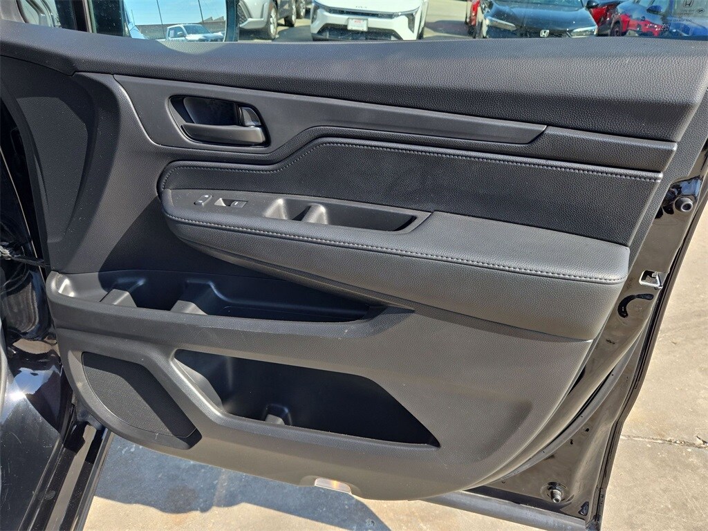 Thumbnail: 2025 Honda Odyssey - 31