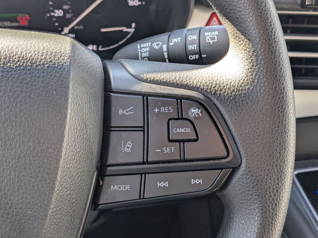 Thumbnail: 2025 Toyota Sienna - 17