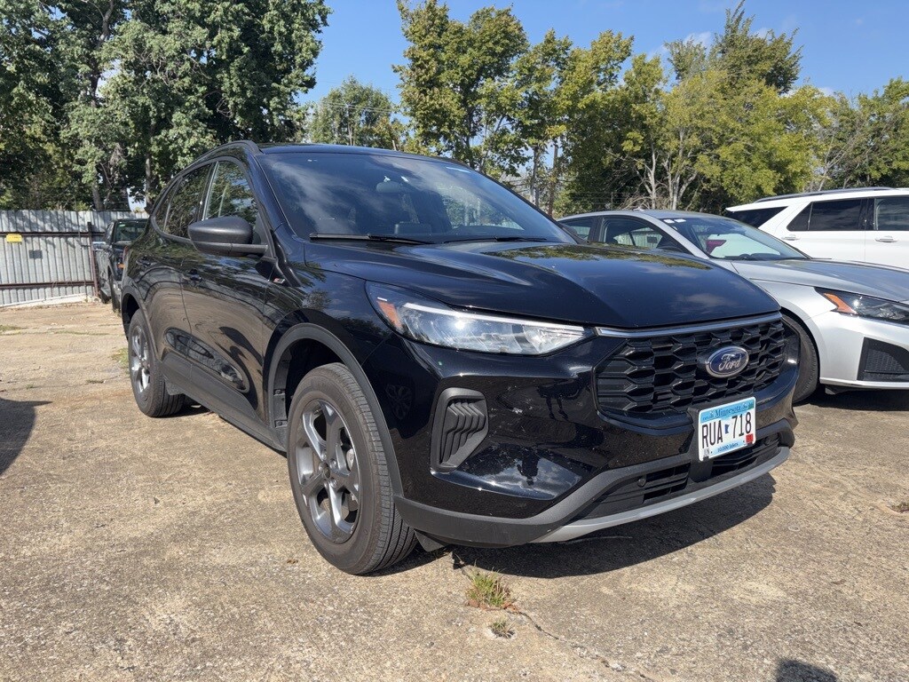 2025 Ford Escape ST-Line photo 3
