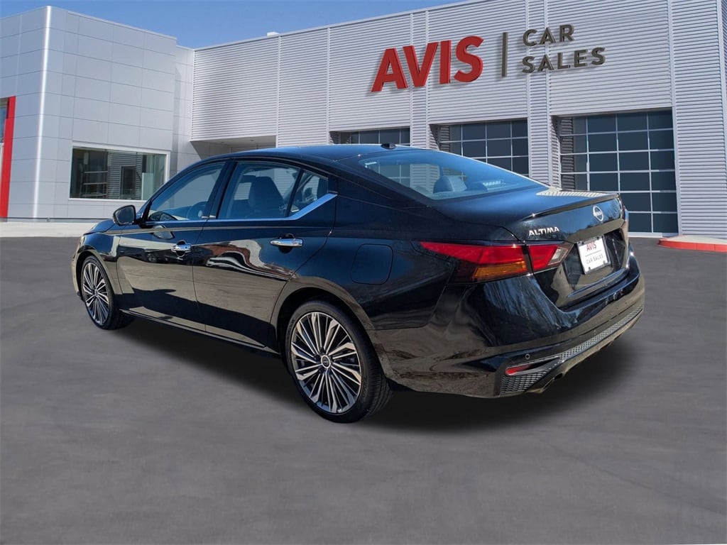 Thumbnail: 2023 Nissan Altima - 9