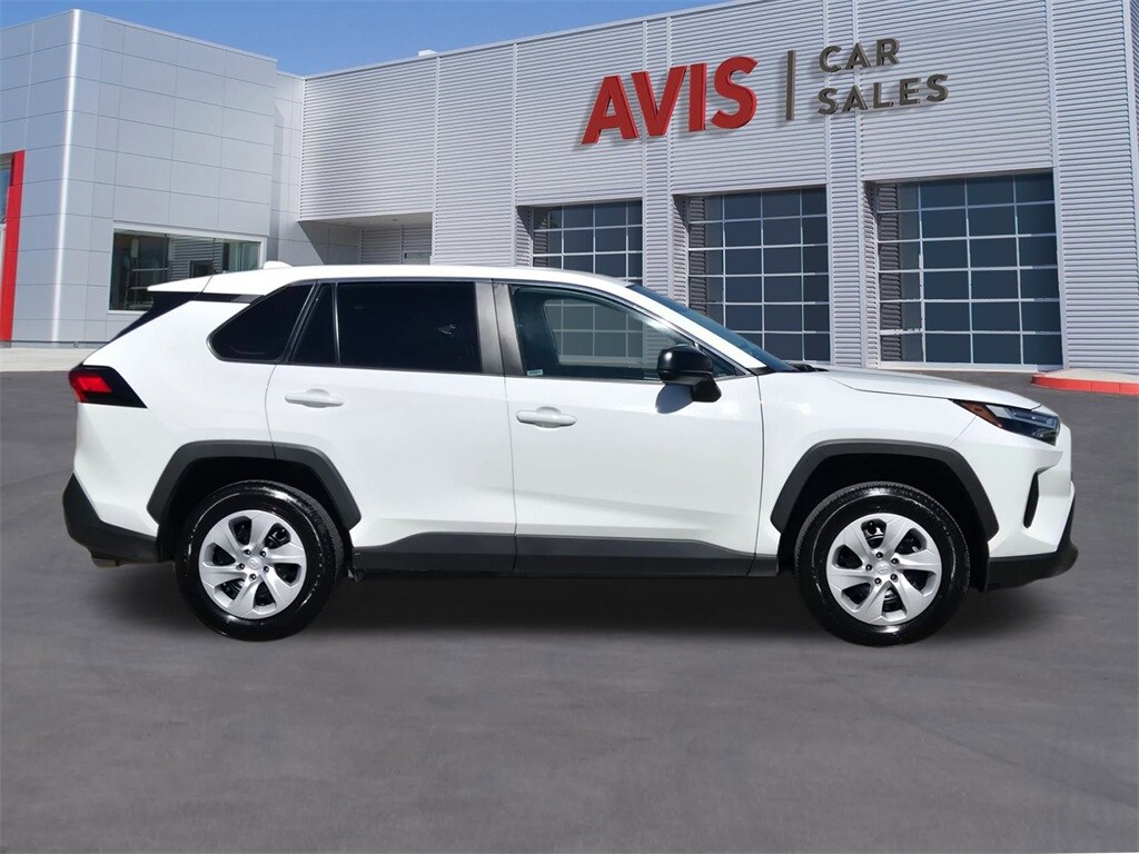 2025 Toyota RAV4 LE photo 2
