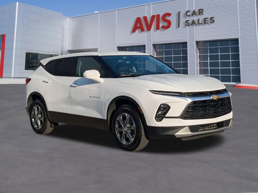 Thumbnail: 2025 Chevrolet Blazer - 3