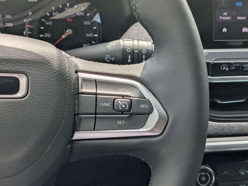 Thumbnail: 2025 Jeep Compass - 17