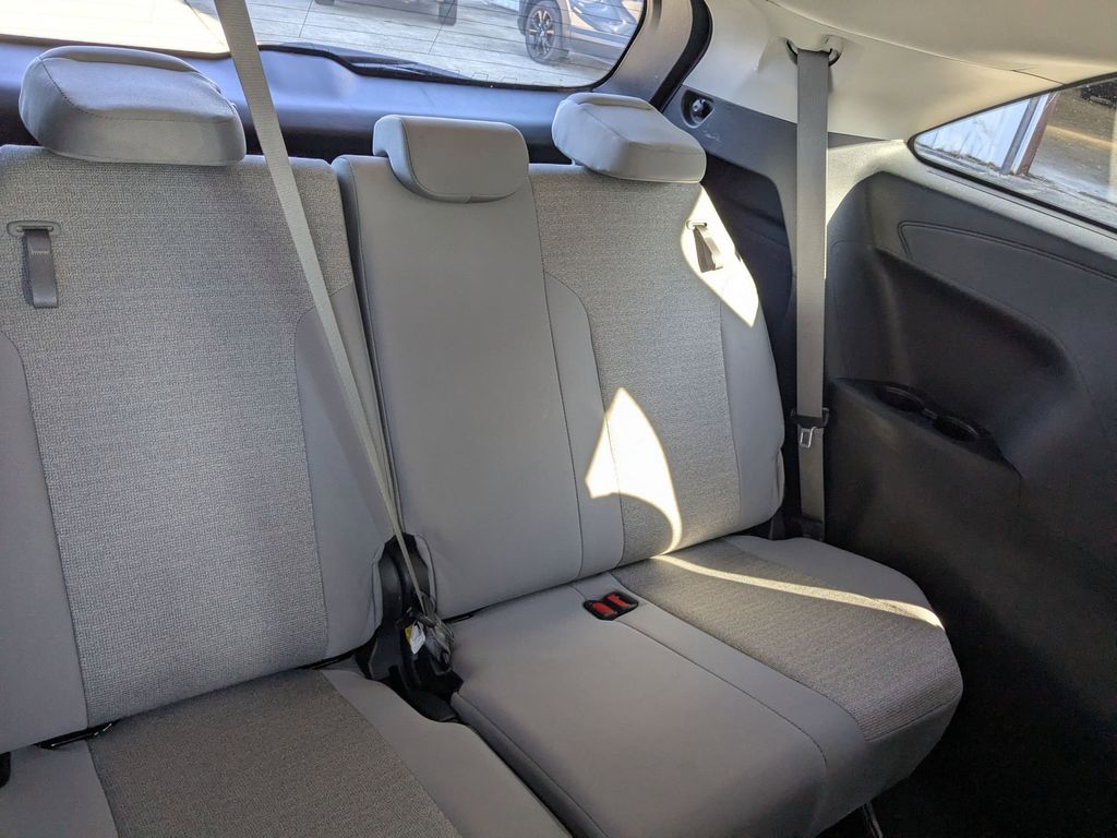 Thumbnail: 2025 Toyota Sienna - 28