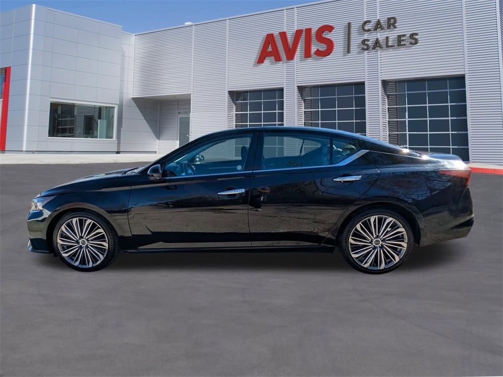 Thumbnail: 2023 Nissan Altima - 10