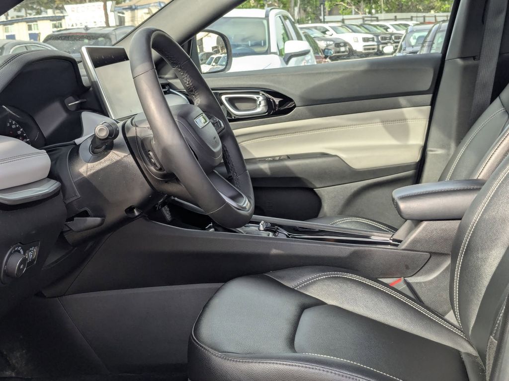 Thumbnail: 2025 Jeep Compass - 23