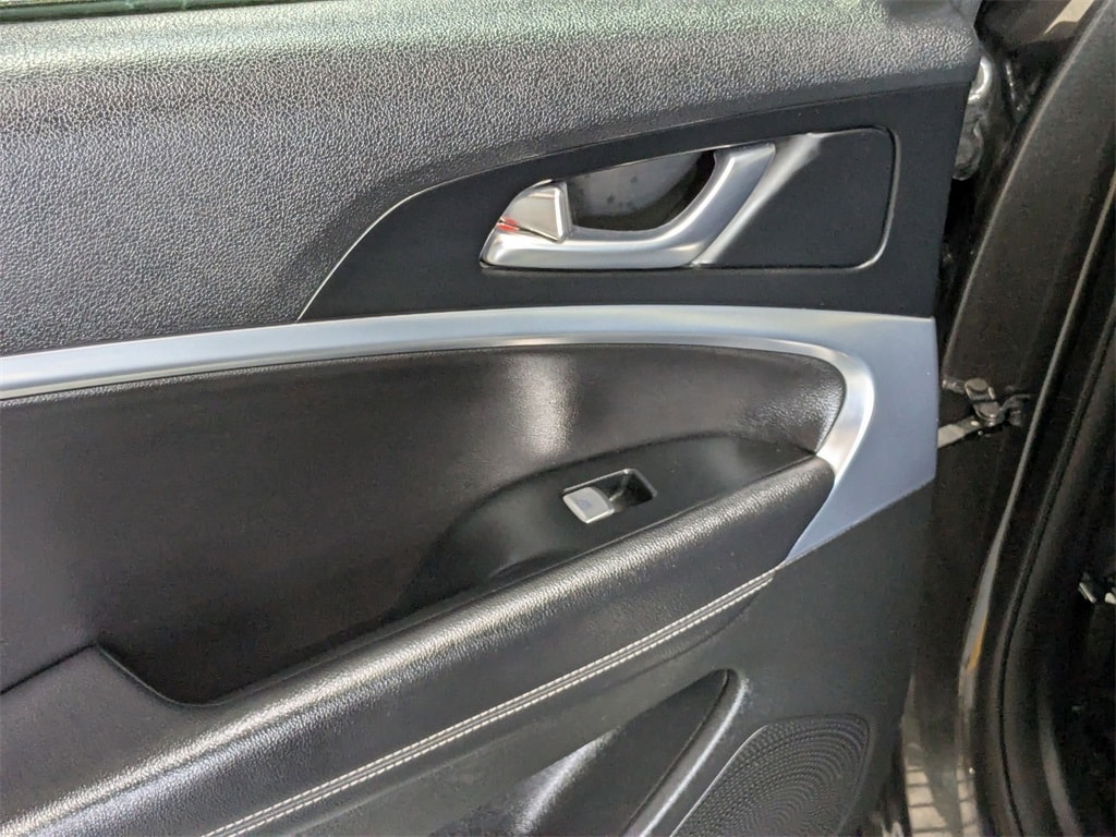 Thumbnail: 2023 Genesis G70 - 25