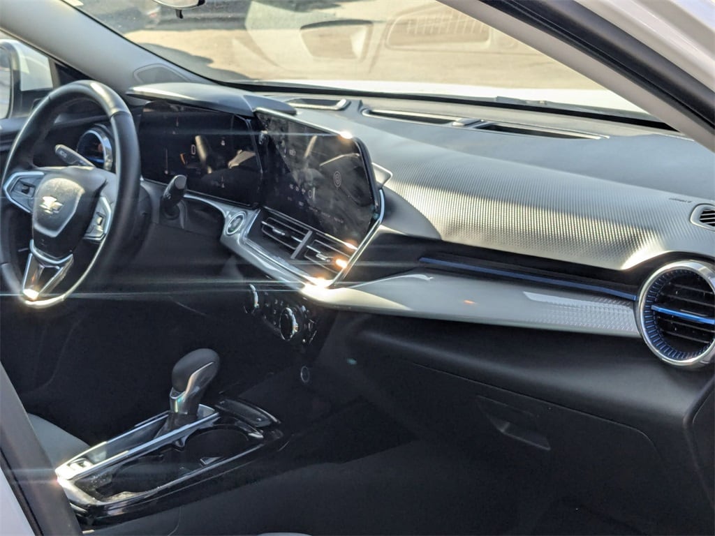 Thumbnail: 2025 Chevrolet Trax - 29