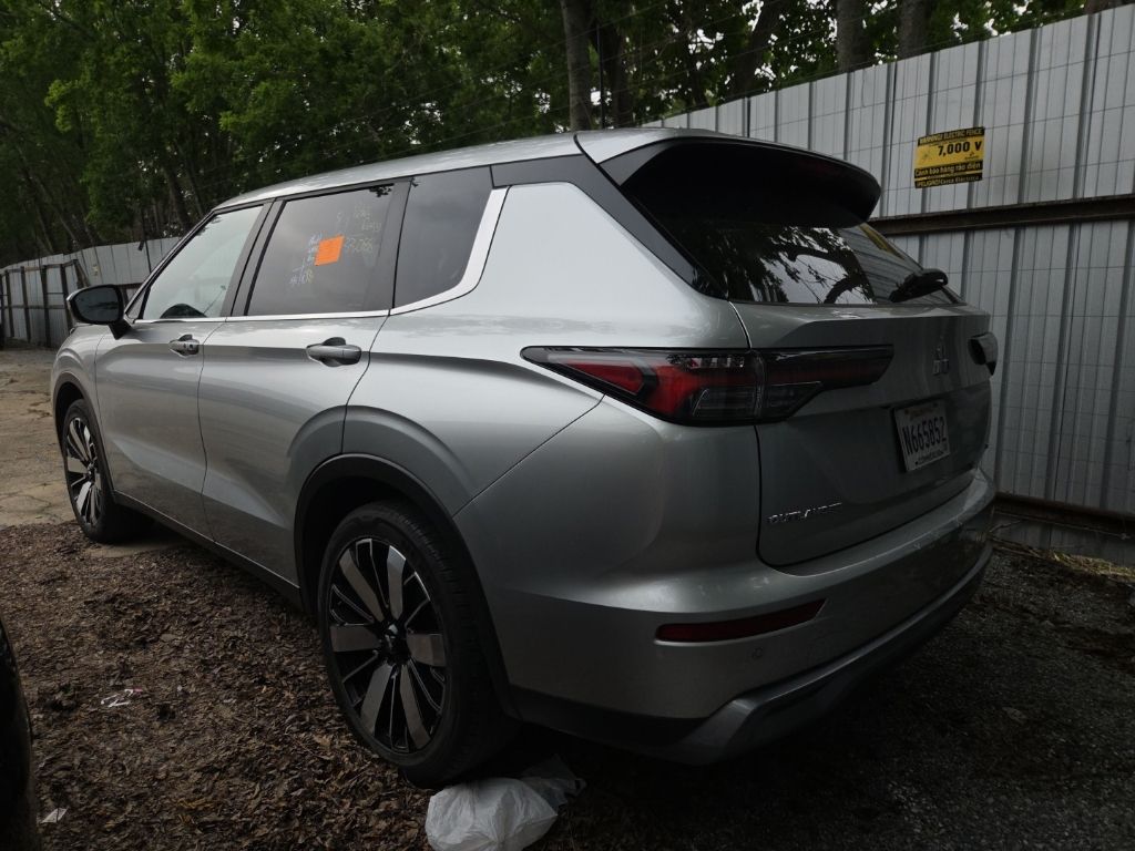Thumbnail: 2025 Mitsubishi Outlander - 8
