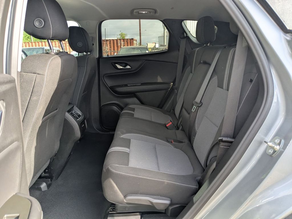 Thumbnail: 2025 Chevrolet Blazer - 25