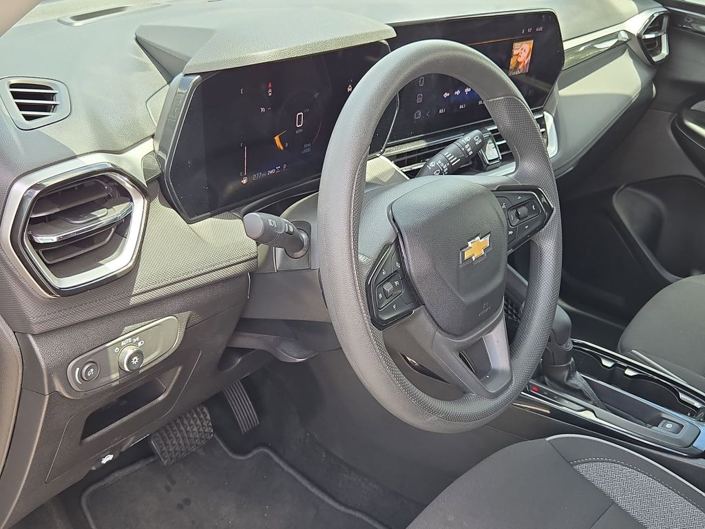 Thumbnail: 2025 Chevrolet TrailBlazer - 15