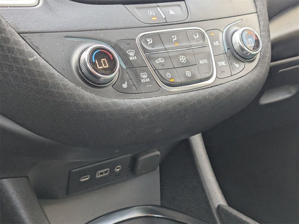 Thumbnail: 2024 Chevrolet Malibu - 21