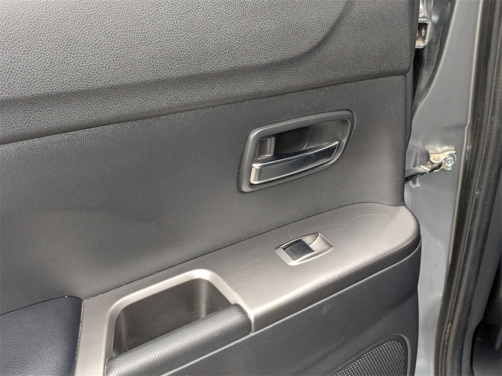 Thumbnail: 2024 Mitsubishi Outlander Sport - 24