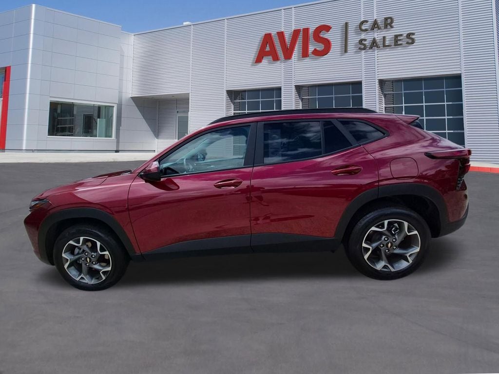 Thumbnail: 2025 Chevrolet Trax - 10