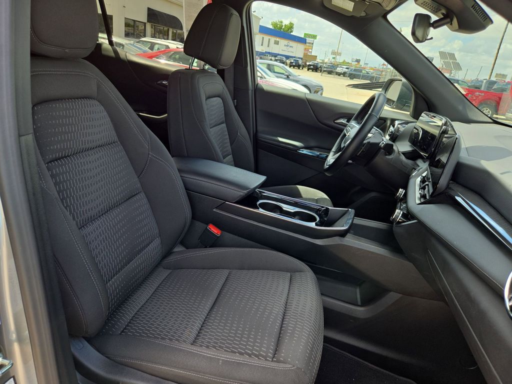 Thumbnail: 2025 Chevrolet Equinox - 31