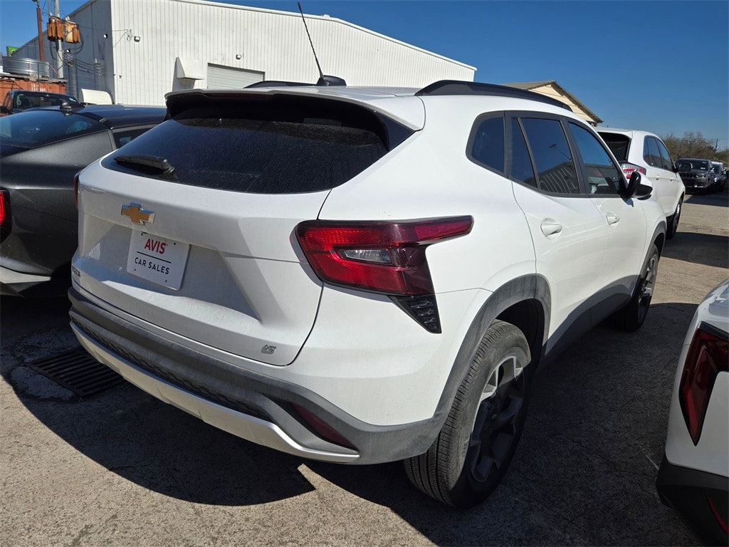 Thumbnail: 2025 Chevrolet Trax - 4