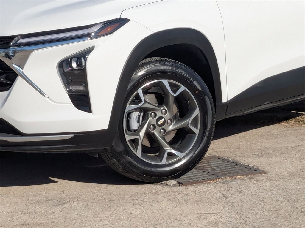 Thumbnail: 2025 Chevrolet Trax - 30