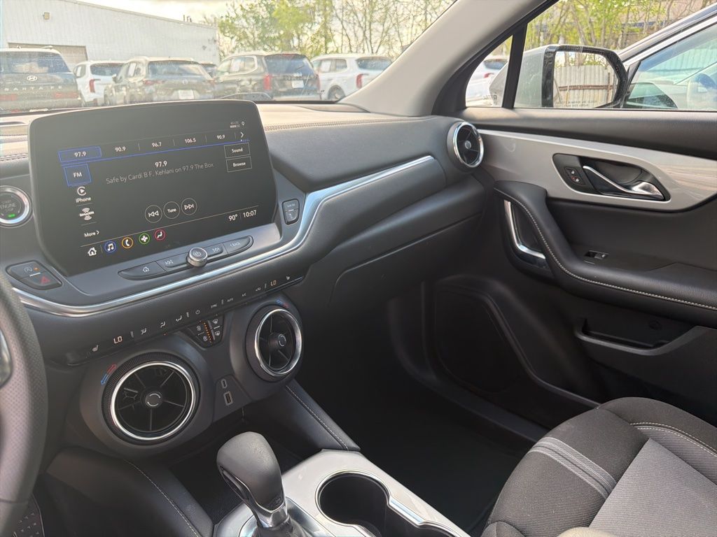 Thumbnail: 2025 Chevrolet Blazer - 3