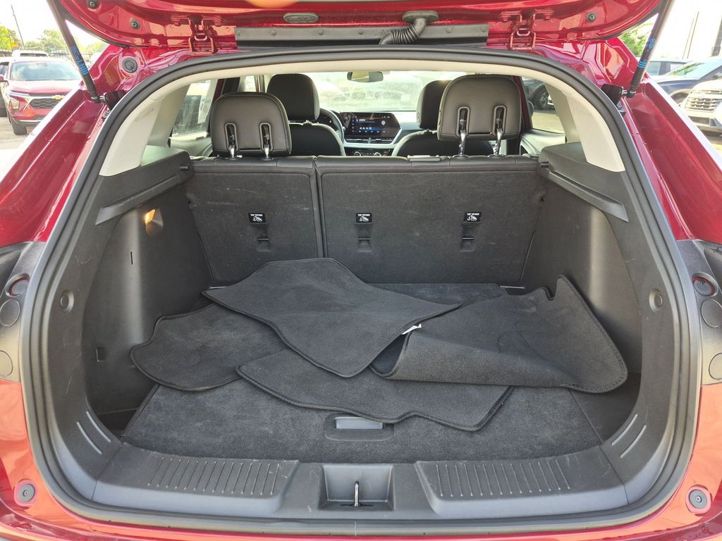 Thumbnail: 2025 Chevrolet Trax - 27