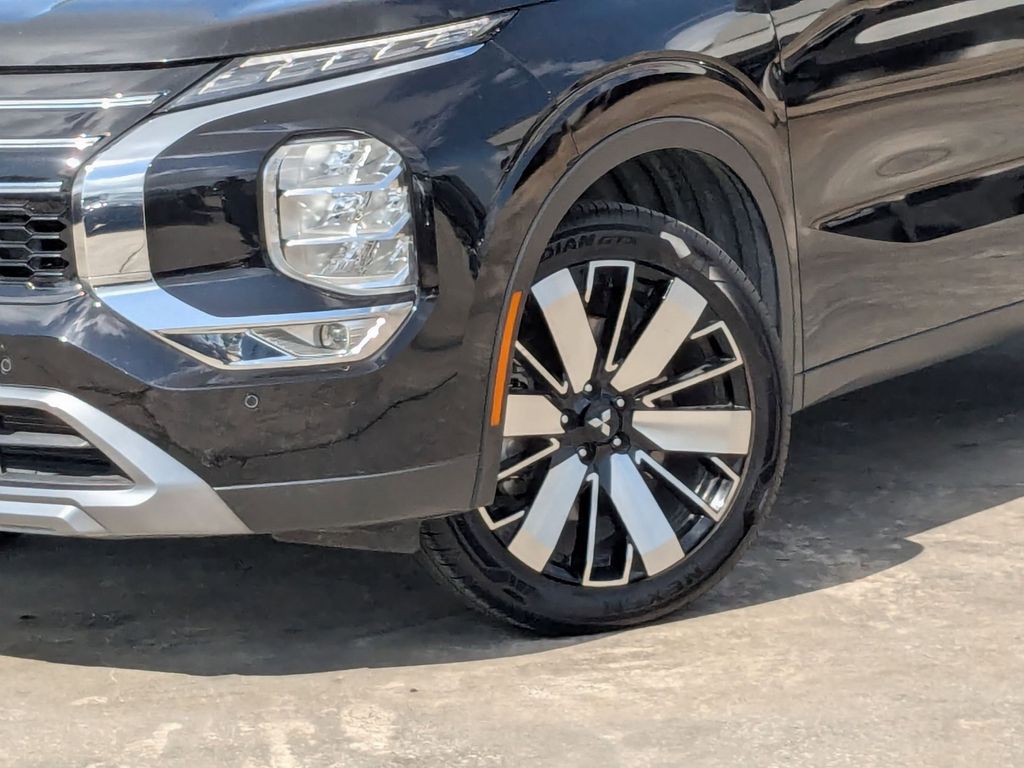 Thumbnail: 2025 Mitsubishi Outlander - 28