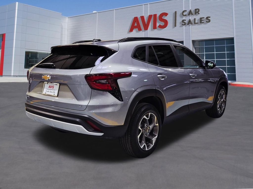 Thumbnail: 2025 Chevrolet Trax - 6