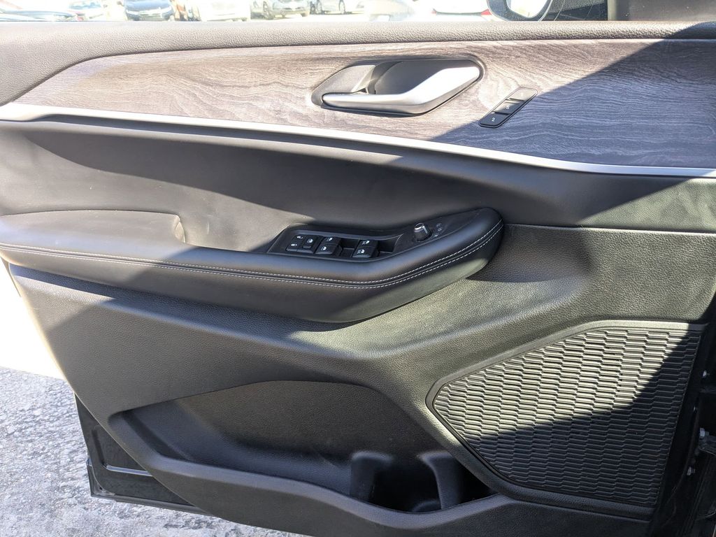 Thumbnail: 2024 Jeep Grand Cherokee L - 11