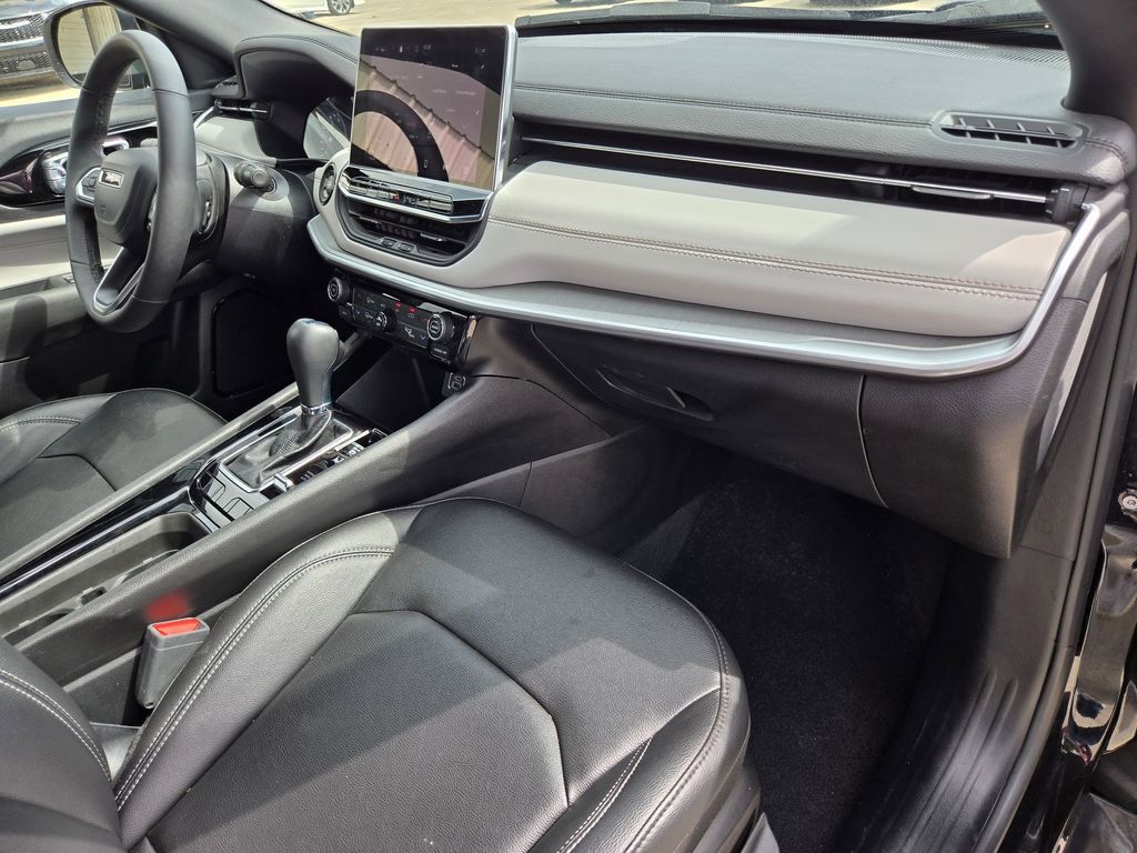 Thumbnail: 2025 Jeep Compass - 29