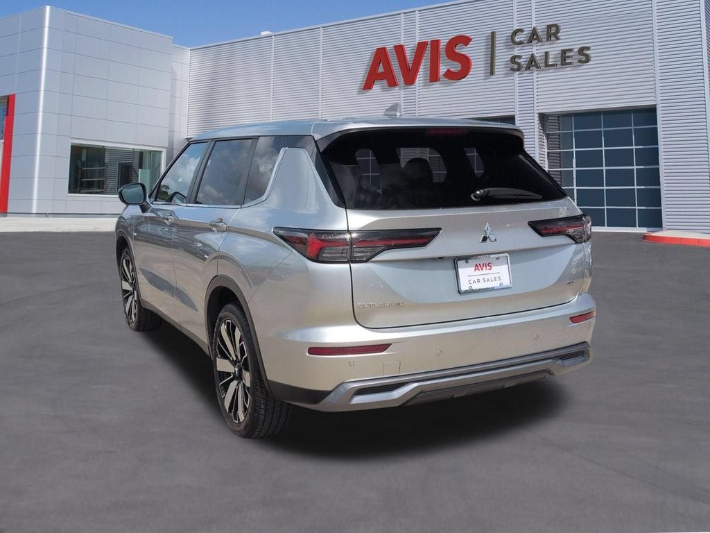 Thumbnail: 2025 Mitsubishi Outlander - 9