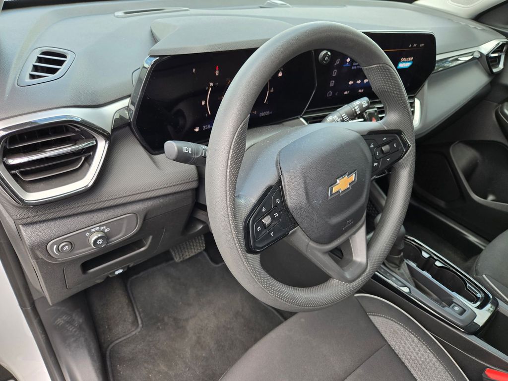 Thumbnail: 2025 Chevrolet TrailBlazer - 15