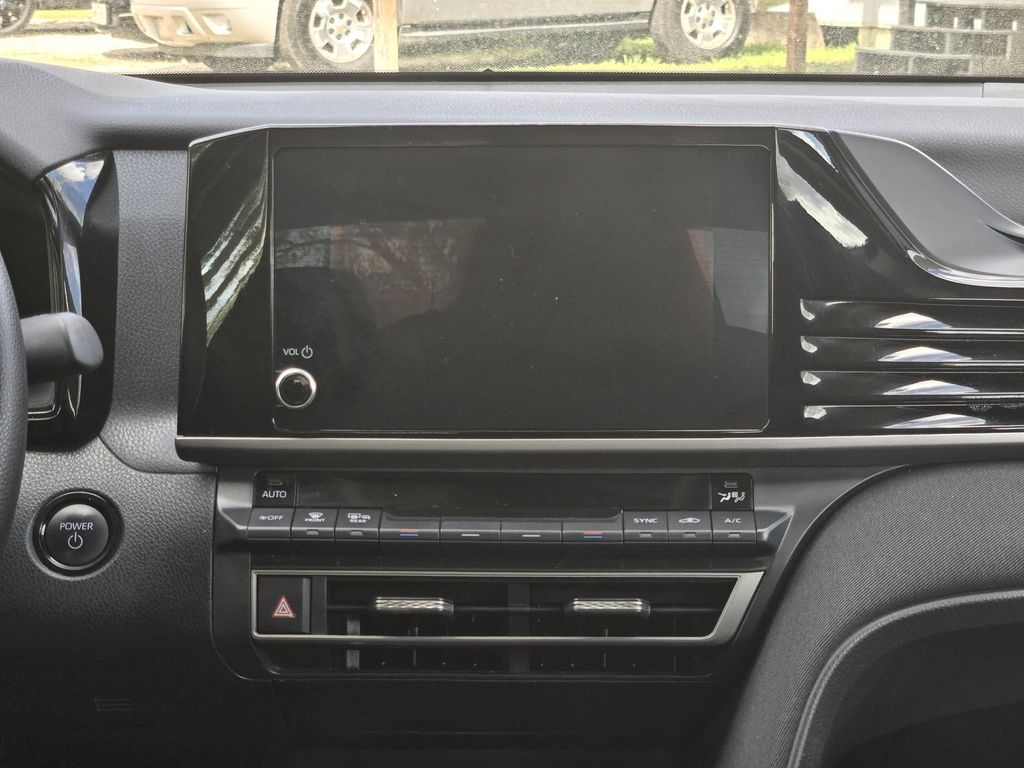 Thumbnail: 2025 Toyota Camry - 18