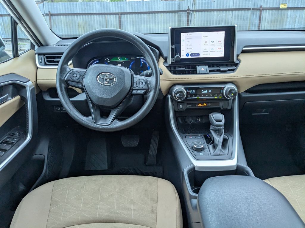 Thumbnail: 2025 Toyota RAV4 - 22