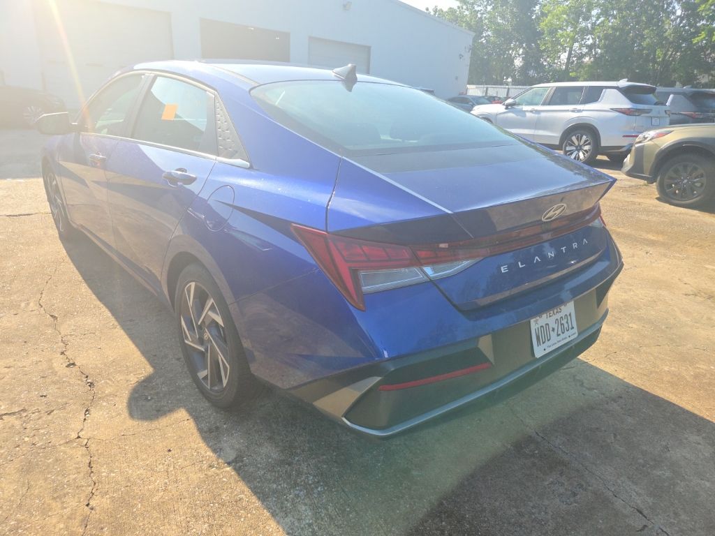 Thumbnail: 2025 Hyundai Elantra - 8