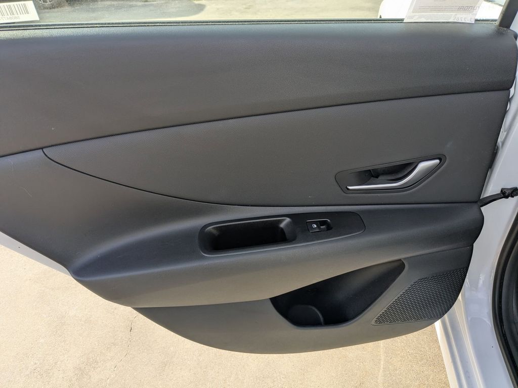 Thumbnail: 2025 Hyundai Elantra - 24