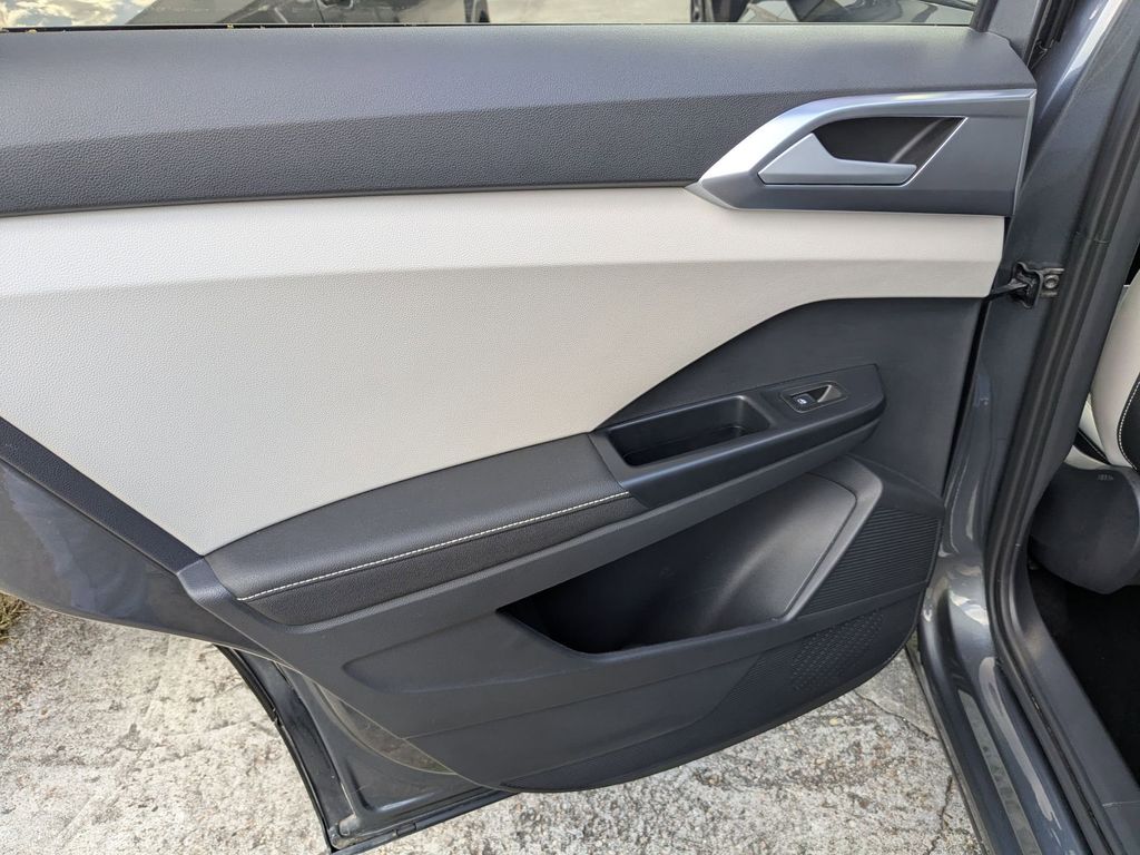 Thumbnail: 2025 Volkswagen Taos - 23